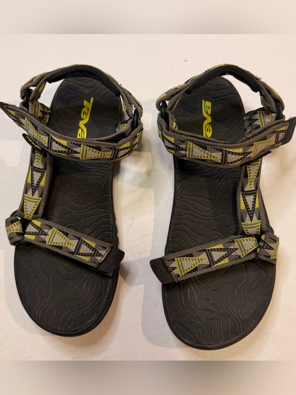 Teva Unisex Hurricane 3 Hiking Sandals Women’s Size 5 Gray Yellow Straps
